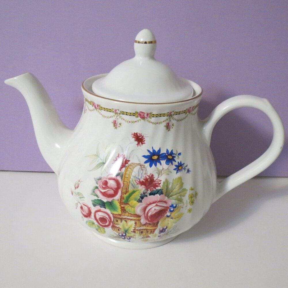 Arthur & Sons 6524 Vintage teapot